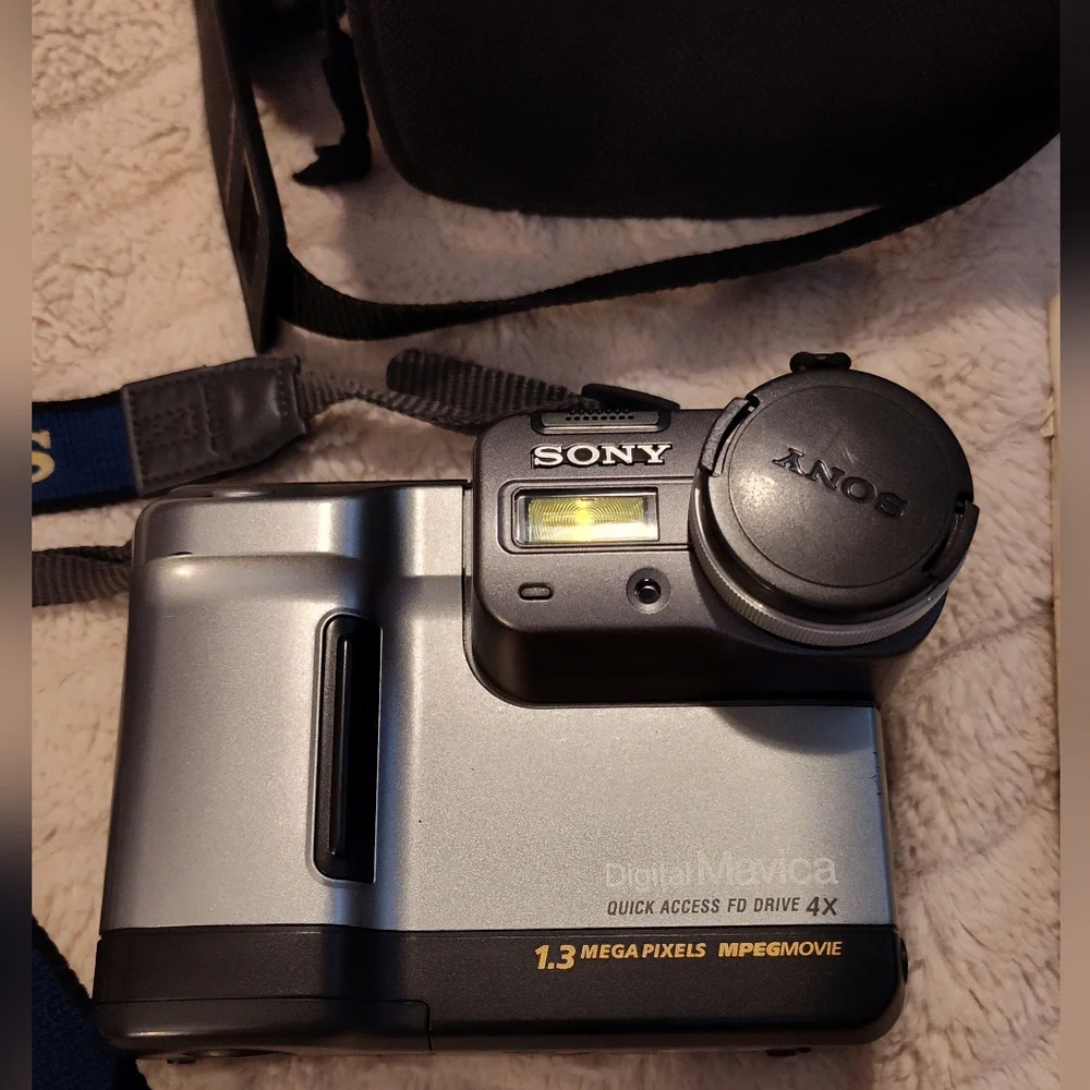 Sony Digital Mavica Camera - Silver and Black